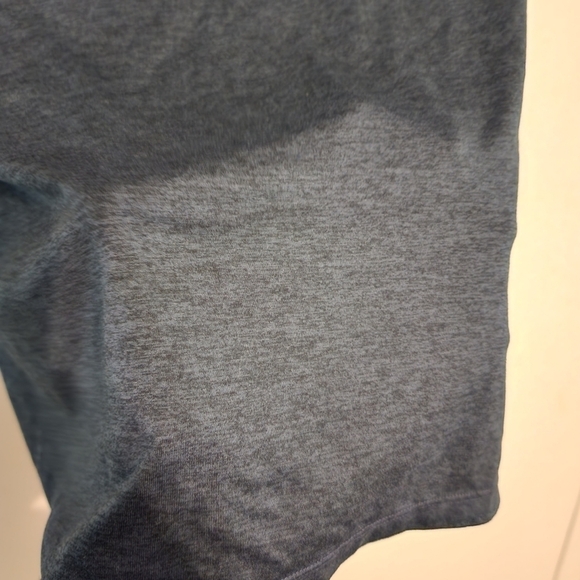 Fabletics Short Sleeve Tee Size S - Picture 5 of 9